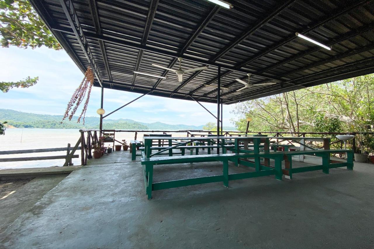 Oyo 90317 Ambong Bay Resthouse Hotel Kota Kinabalu Bagian luar foto